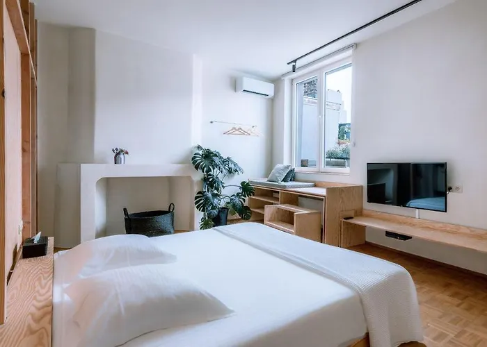 Violet Bed & Breakfast