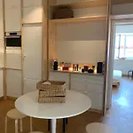 Violet 4*
