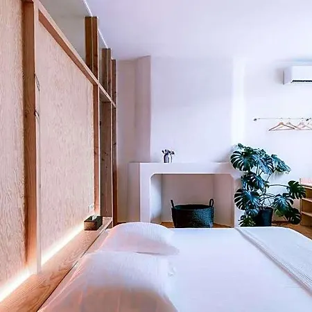 Violet Bed & Breakfast